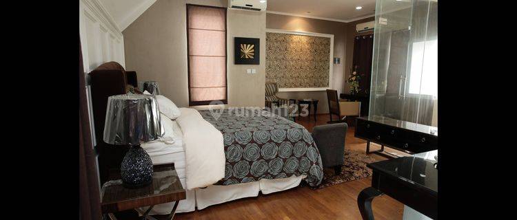 Rumah Mewah 3 Lantai di Senayan Golf Residence, Aman, Strategis 1