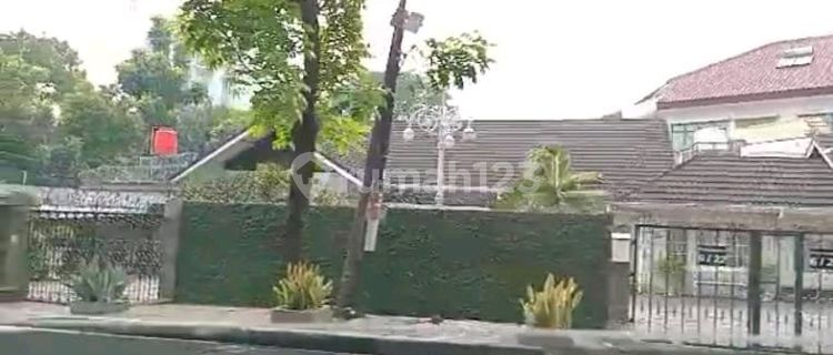 Rumah Tua Hook Bagus Shm di Pakubuwono 1