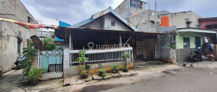 RUMAH TUA DI SAHARJO COCOK UNTUK KOST DI JAKSEL 1