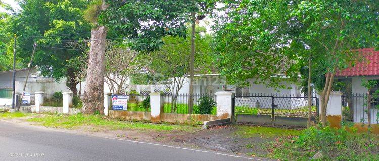 Rumah Lokasi Prime Inti Kota Jalan H. Misbah Medan Maimun 1