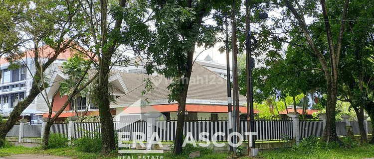 Rumah Hook Inti Kota Lokasi Prime Jl. Slamet Riyadi, Medan Maimun 1