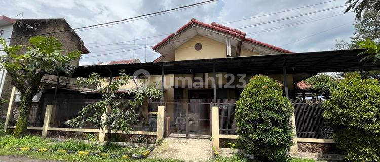 Hook House Parakan Mas Complex Antapani Bandung 1