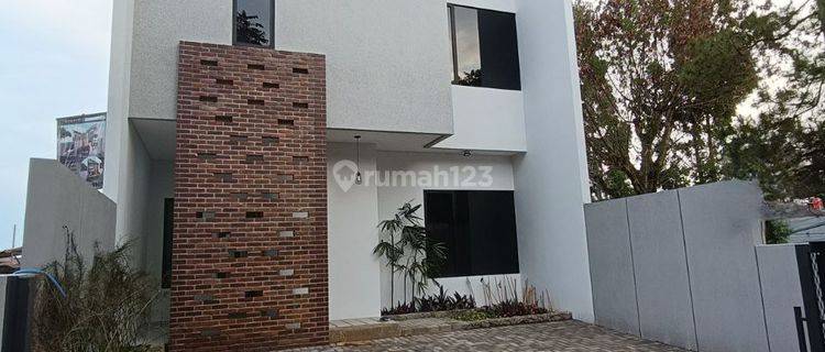 Rumah Baru Perumahan Exclusive Area Gegerkalong Setiabudi Bandung 1