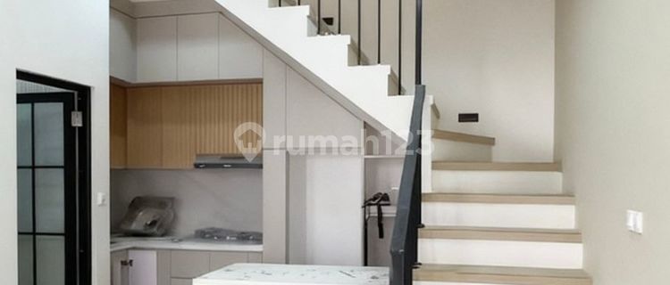 Dijual Rumah Custom 3 Lantai 1Man di Meruya Utara Jakarta Barat 1