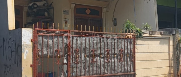 House For Sale in Kemayoran 1