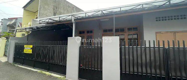 Rumah Dlm Komplek Area Cipinang Cempedak, 4 Menit Ke Lrt Cawang 1