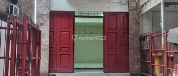 Ruko Super Strategis Pinggir Jalan Raya Area Gandaria 1