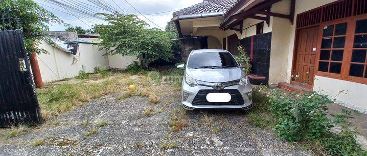 Rumah Cocok Untuk Kantor, Pinggir Jalan Raya Tanjung Barat. Minimal 2 Tahun Sekaligus 1