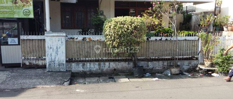 Rumah Tua Cocok Bangun Kost Kostan, 100 Meter Ke Salemba Raya 1