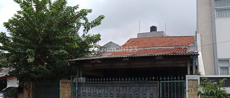 Rumah Akses 2 Mobil Area Cikoko, 700 Meter Ke Lrt Cikoko 1