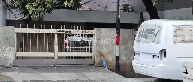 Rumah Hitung Tanah Pinggir Jalan Raya, 150 M Ke Ltc Glodok 1