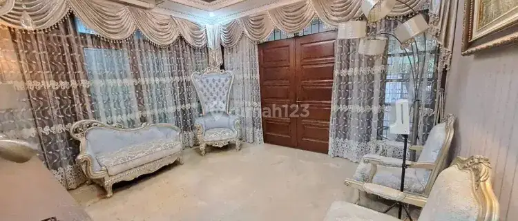 Cocok Cafe/Resto/Beauty Clinic/Kantor di Pinggir Jalan raya area Gandaria 1