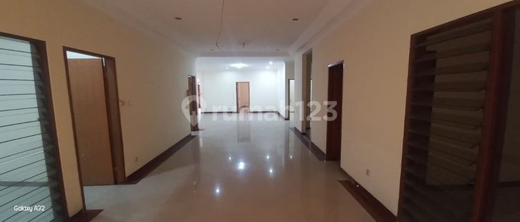 Suitable for Living/Office/Restaurant/Clinic, Ready to Occupancy, Near Thamrin-Sudirman Road Area, 400 Meters to MRT and 800 Meters to Bundaran HI. 1