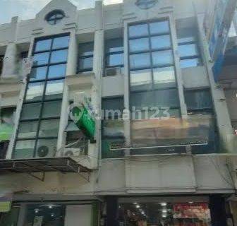 Ruko Siap Pakai 3 Lantai di Bulevar Timur, Kelapa Gading, Jakarta Utara 1