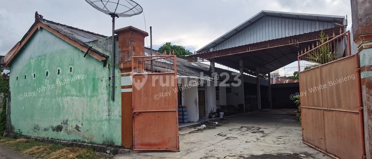WAREHOUSE LOCATED NEAR CITY CENTER. 1