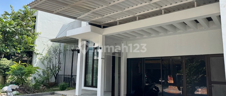 Rumah 2 Lantai Baru Renovasi di Pulomas. Tidak Banjir 1