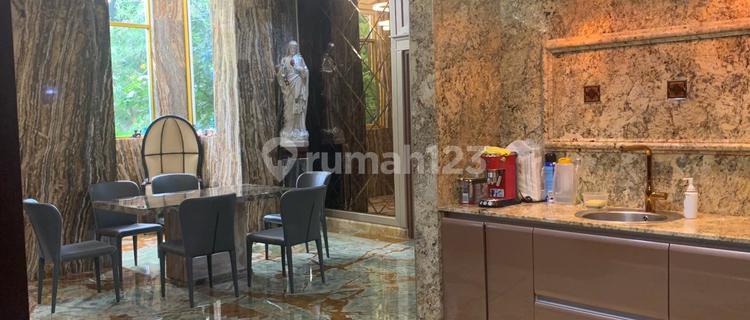 Apartment Unit for Sale in Paladian Park. Low Floor 1