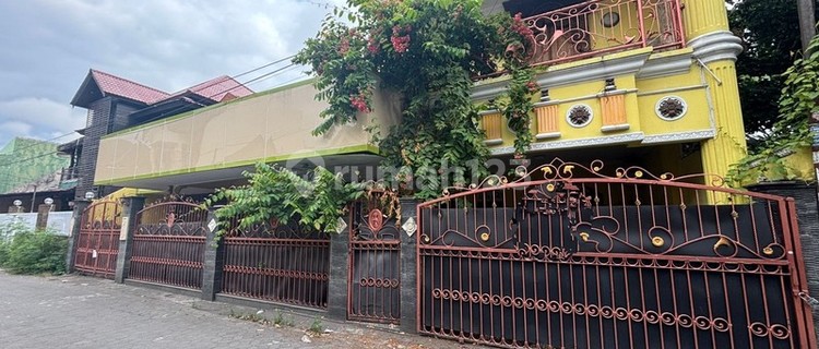 Strategic 2-Storey Luxury House in Seturan, Near YKPN Campus, UPN, & Pakuwon Mall, Caturtunggal, Depok, Sleman 1