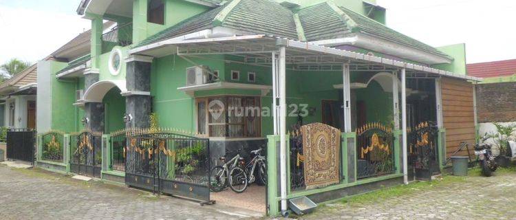 Rumah Tinggal Semi Furnish Dalam Perum Griya Putri Indah Mlati Sleman 1