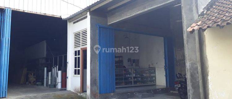 Disewakan Gudang Luas 1130 Meter Persegi Lokasi Caturharjo Sleman  1