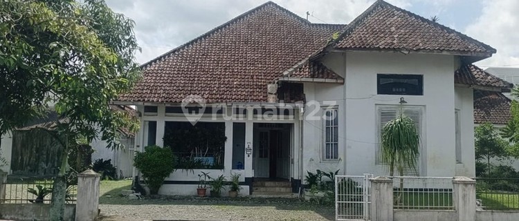 Rumah Heritage Mewah di Jalan Utama Pusat Kota Magelang Lahan Luas 1.365 Meter Persegi, Magelang Tengah 1