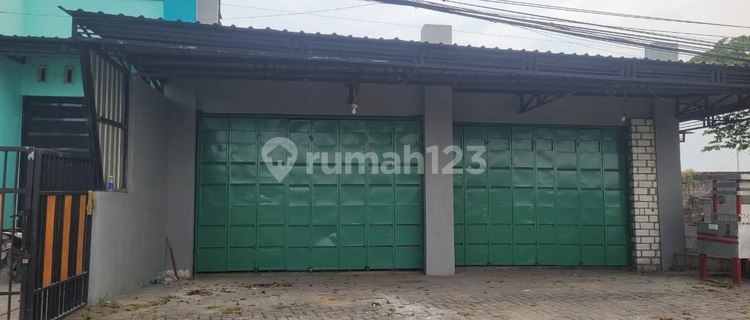 Zero Building on Gading Watu Main Road, Gresik, Strategic Location 1