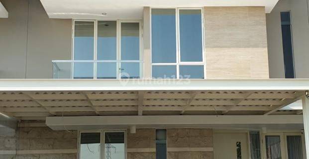 RUMAH GREENLAKE, CITRALAND, SURABAYA BARAT, FULL FURNISHED 1