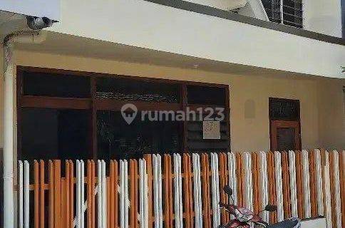 Rumah Sulung, Surabaya, Baru Renovasi Total, Strategis 1