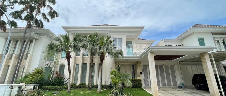 Minimalist Luxury House La Riz Wood Pakuwon Indah, Main Street Cluster 1