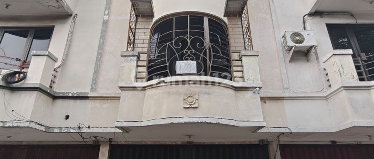 3-Story Shop House in Kenjeran, Surabaya, 2-Car Road Row 1