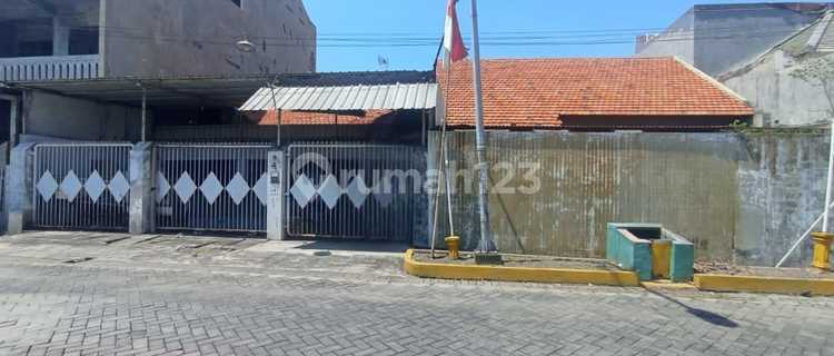 Old House Rungkut Mejoyo, South Surabaya, Row 3 Cars 1