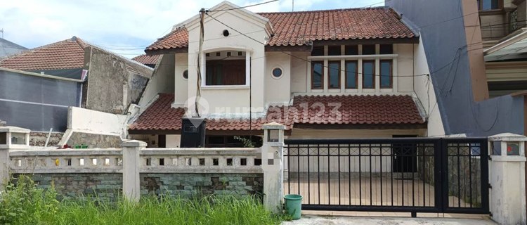 Wisma Mukti House, East Surabaya can be made into 2-3 houses. 1