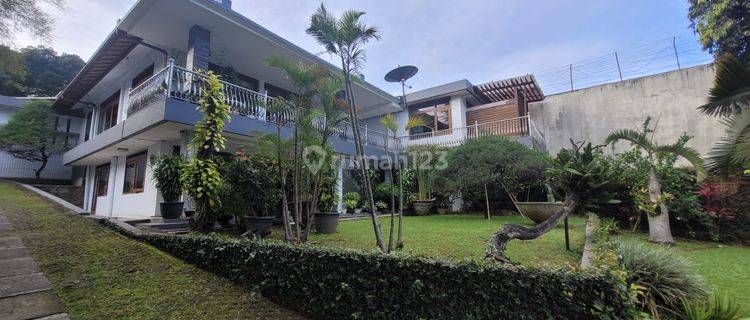 Sewa Ruang Usaha Mainroad Ciumbuleuit Bandung 1