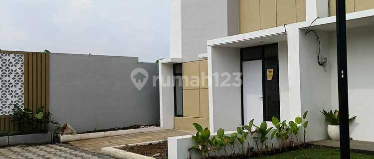 Comfortable Homes. Friendly Prices In Karangploso. 1