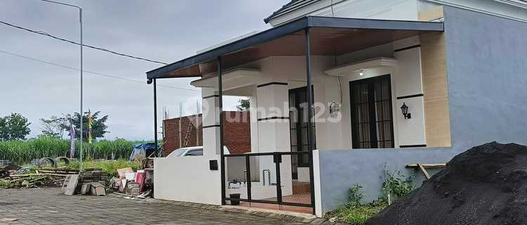 Comfortable Villa at Karangplo Peak, Malang. 1