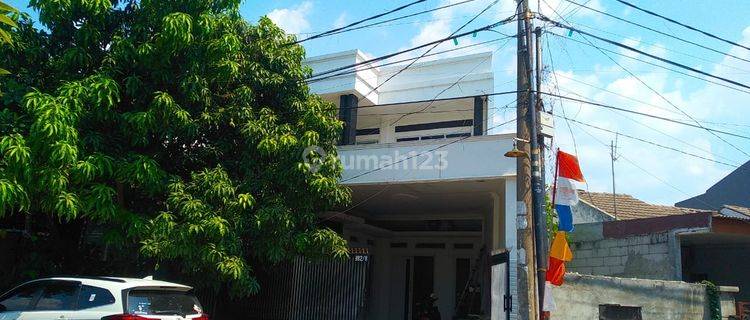 Dijual Cepat Rumah Cantik Full Furnish Dan Rumput di Lantai 3 di Perumahan Regency 2 Cibitung Bekasi  1