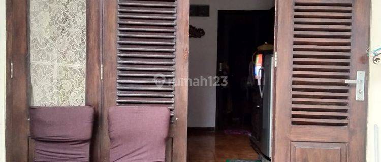 Info Kontrakan Rumah Di Kudus daerah sangat strategis untuk kemana-mana. Suasan aman nyaman untuk sendiri ataupun yang sudah berkeluarga 1
