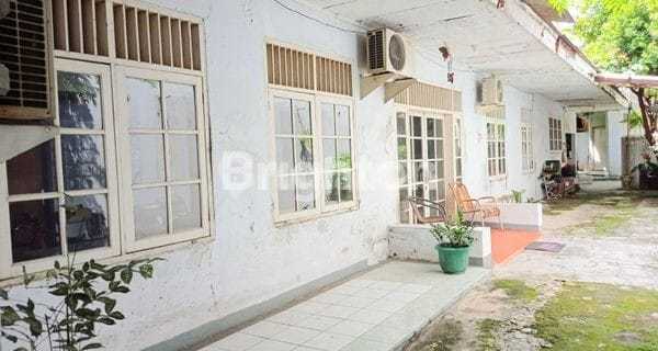 Old House with Large Land in Gajah Mada Business Area, West Jakarta 1