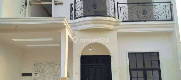 Rumah American Classic dekat RS Puri Bunda Jl Raya sulfat Malang 1