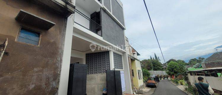 Rumah Villa  Kos dekat Jatim Park Jl raya Ir Soekarno Hatta Kota Batu 1