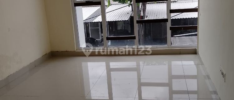 P Fl Disewakan Rumah 6X18 Hoek di Green Lake City Min. 2 Thn Ready 1