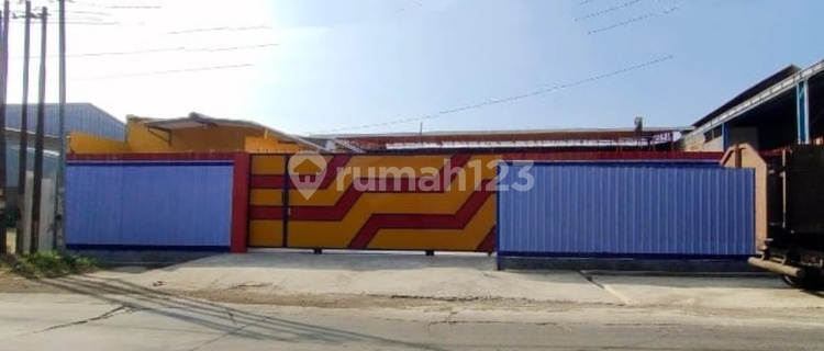 Ruang usaha strategis tengah kota siap pakai di Untung Suropati Ngaliyan Semarang barat 1