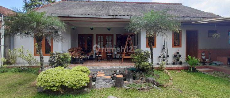 Rumah besar tengah kota Salatiga siap huni dekat kampus UKSW dijual di Sidomulyo Sidomukti Salatiga 1