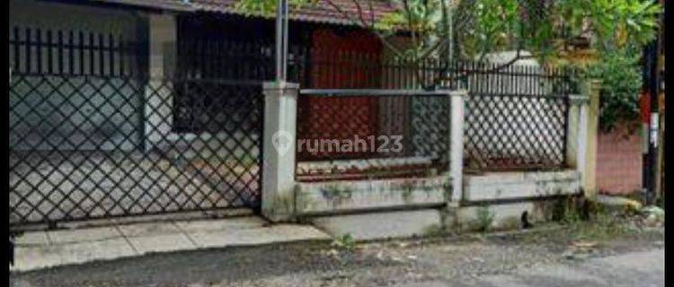 Rumah tengah kota Semarang strategis ramai di jalan raya dekat simpang lima dijual di Labuhan raya Semarang tengah 1