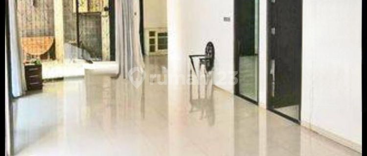 Rumah tengah kota Semarang siap pakai dekat simpang lima disewakan di Tambora Candisari Semarang selatan 1