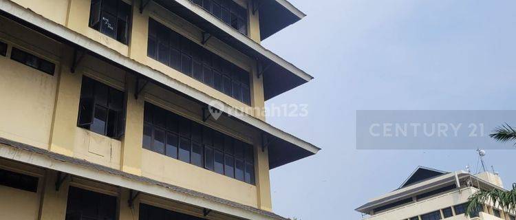Disewakan Gedung 8 Lantai Super Startegis Di Jakarta Timur 1