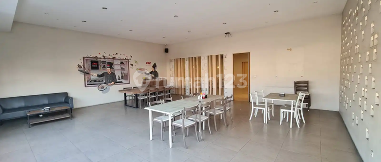For Sale Ready-to-Use Shop House - Highly Strategic Location 1