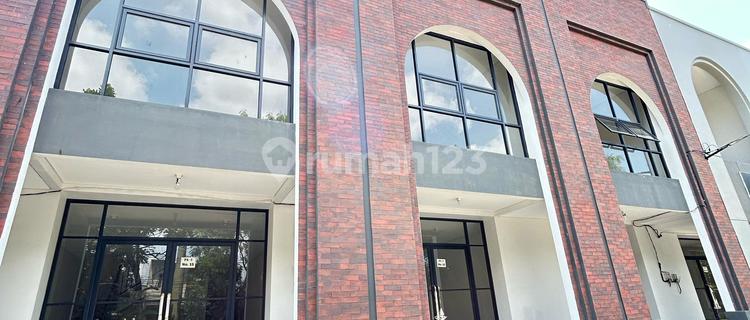 New Ready-to-Use Shop House in the Wow Raya Sawojajar Malang Complex 1