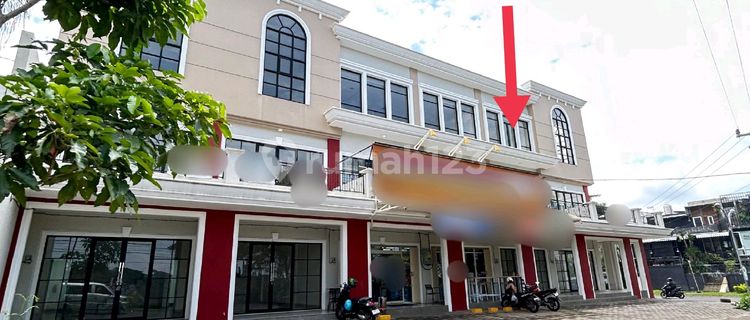 New 3-Storey Ruko on Tidar Main Road, Malang. Strategic Location Near City Center, Business Hub, Culinary Center, Machung Campus. 1