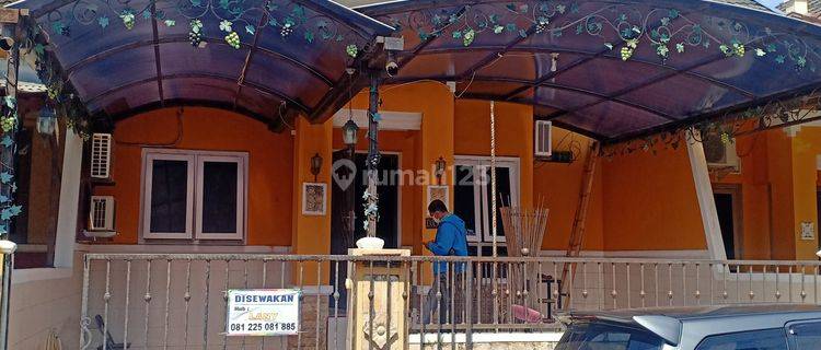 Rumah cantik di Flamboyan, Semarang indah  1